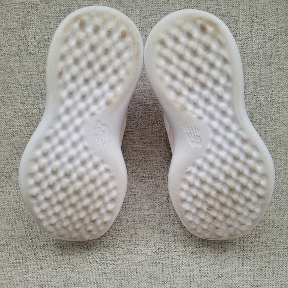 New Balance Runners Size 6 - Picture 5 of 5